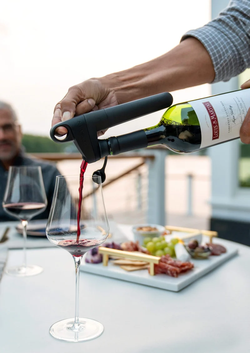Système à vin Coravin Pivot+