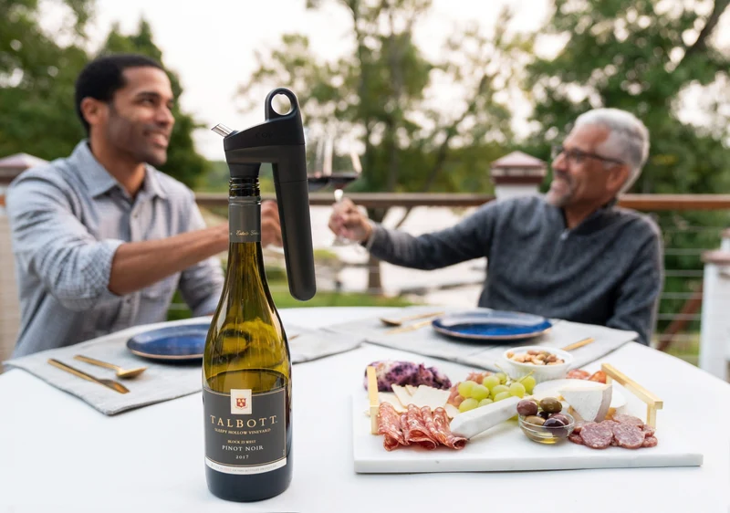 Système à vin Coravin Pivot+