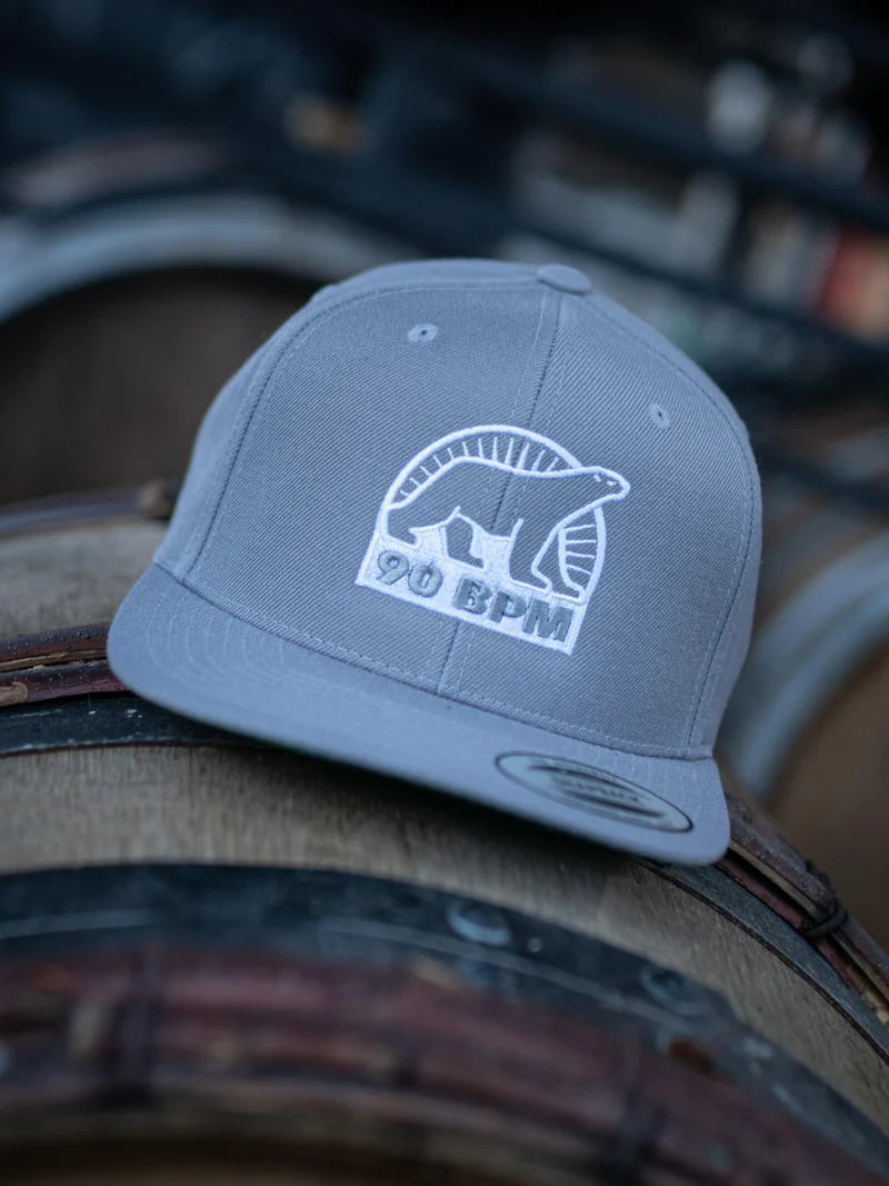 Casquette 90 BPM brodée - Snapback Yupoong