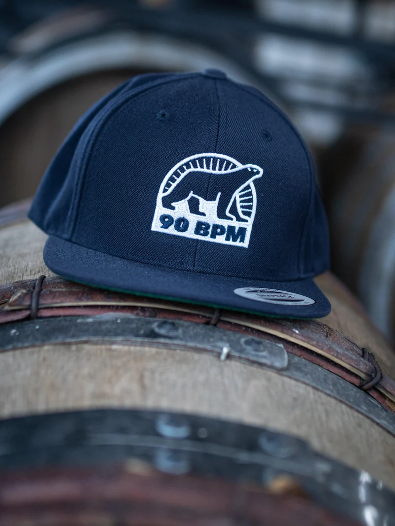 Casquette 90 BPM brodée - Snapback Yupoong
