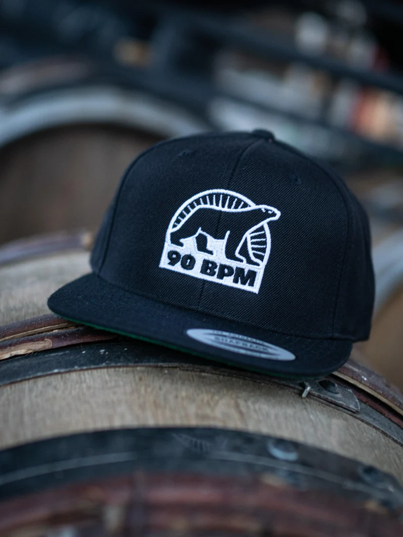Casquette 90 BPM brodée - Snapback Yupoong