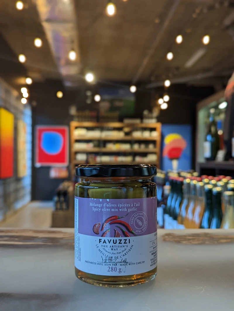 Mélange d’olives épicées à l’ail