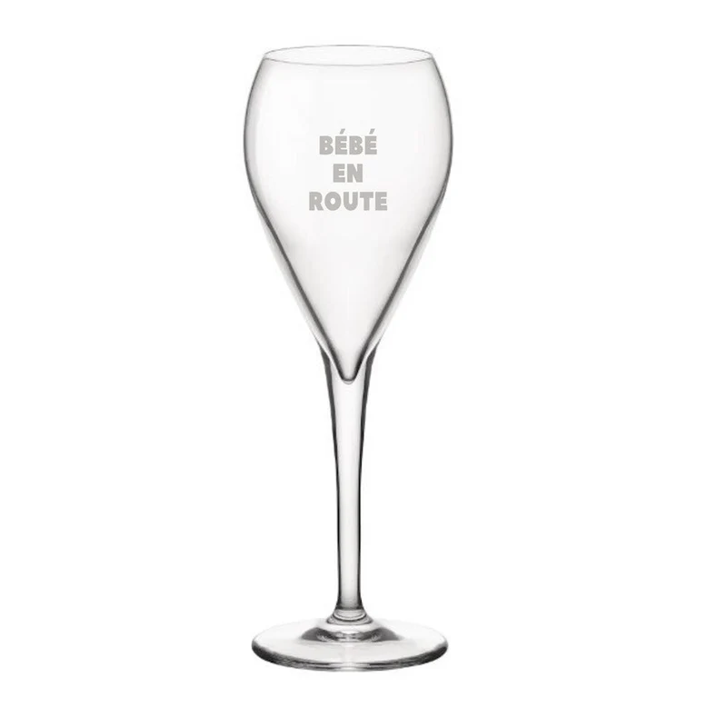 Coupe champagne bébé en route