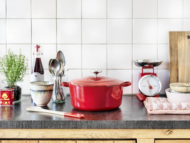Batterie de cuisine BK Bourgogne Chili Red Fonte 3 pièces - Cocotte ø 24, 28 cm & Poêle-gril 26x26 cm - compatible avec toutes les sources de chaleur