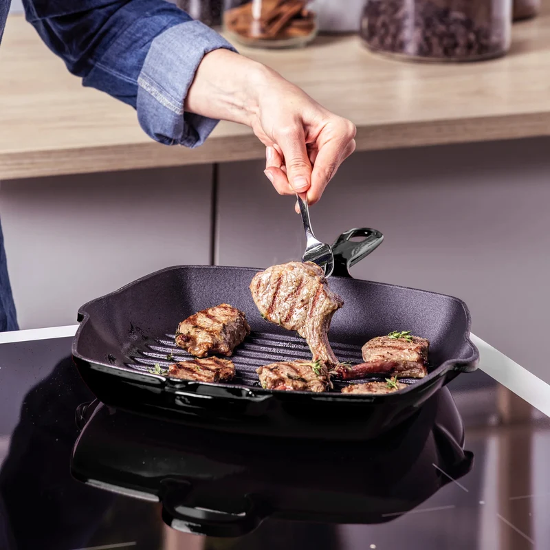 Batterie de cuisine BK Bourgogne Jet Black Fonte 3 pièces - Cocotte ø 24, 28 cm & Poêle-gril 26x26 cm - compatible avec toutes les sources de chaleur