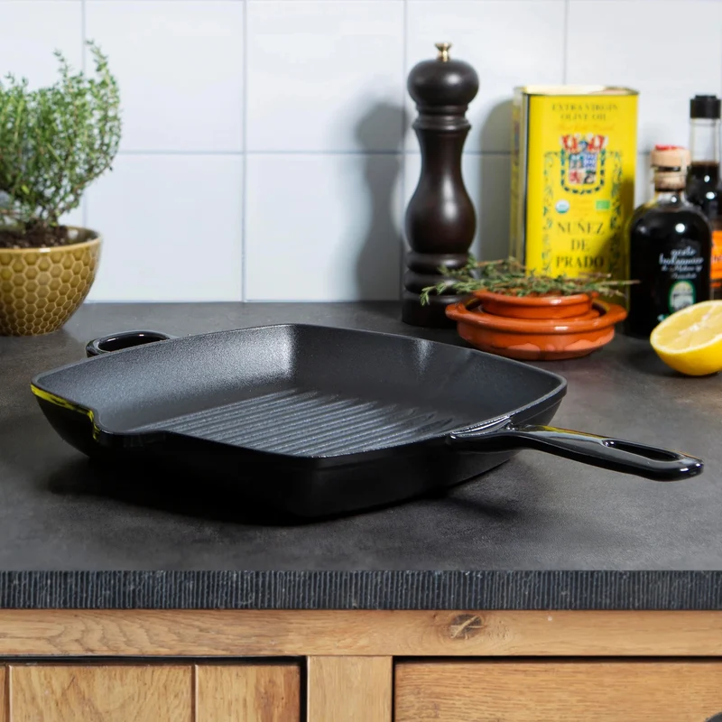 Batterie de cuisine BK Bourgogne Jet Black Fonte 3 pièces - Cocotte ø 24, 28 cm & Poêle-gril 26x26 cm - compatible avec toutes les sources de chaleur