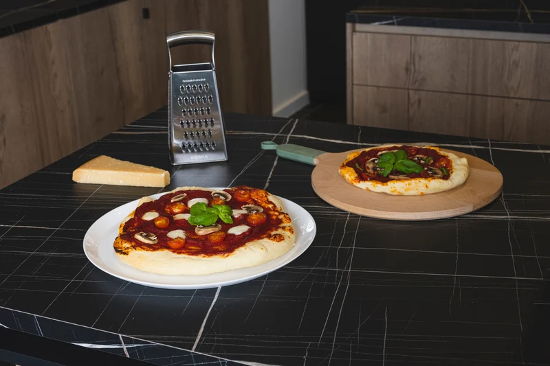 Planche de service / Planche à pizza ZiiPa Sora en bois de hêtre Eucalyptus - ø 31 cm