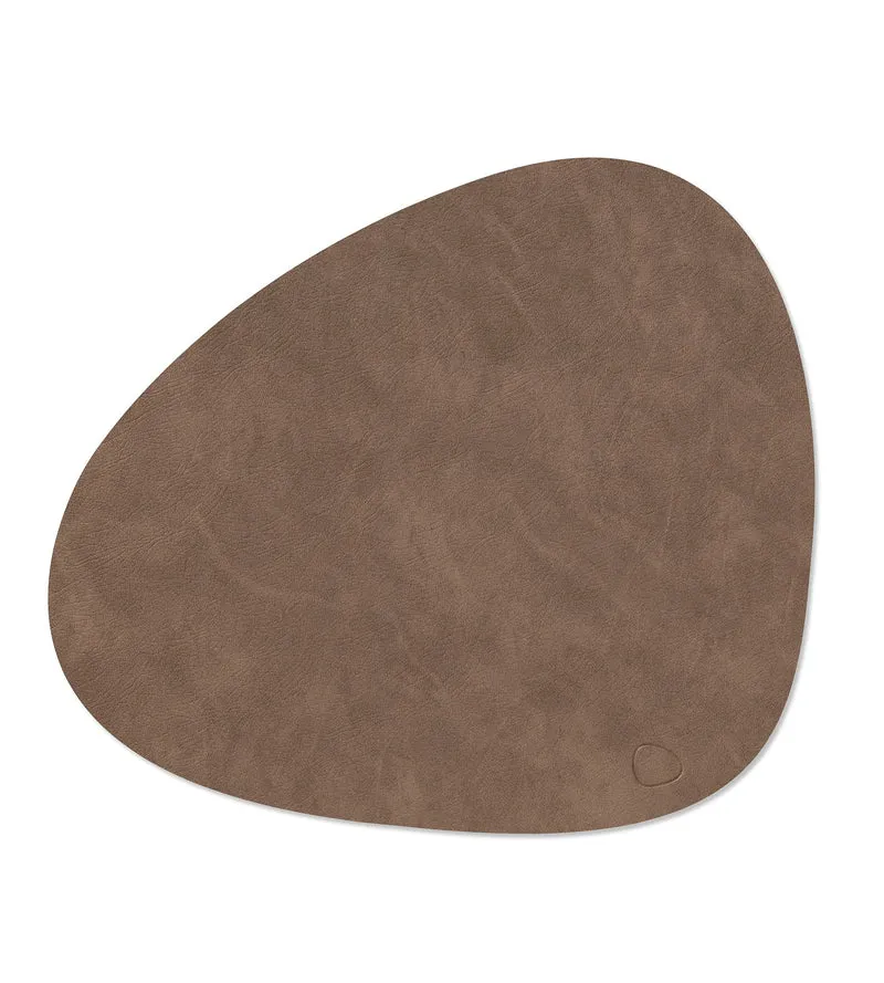 Sets de table LIND DNA Nupo - Cuir - Marron / Sable - réversibles - Courbés - 44 x 37 cm - 2 Pièces